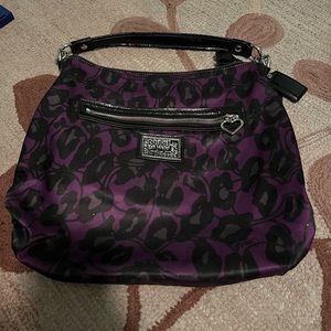 Coach purse used a hand full of times nice condition as seen in pictures…